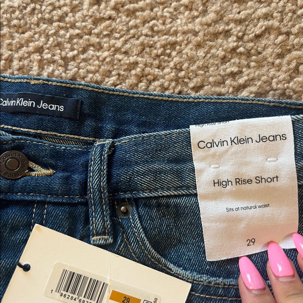 Calvin Klein High Rise Short - Picture 6 of 6